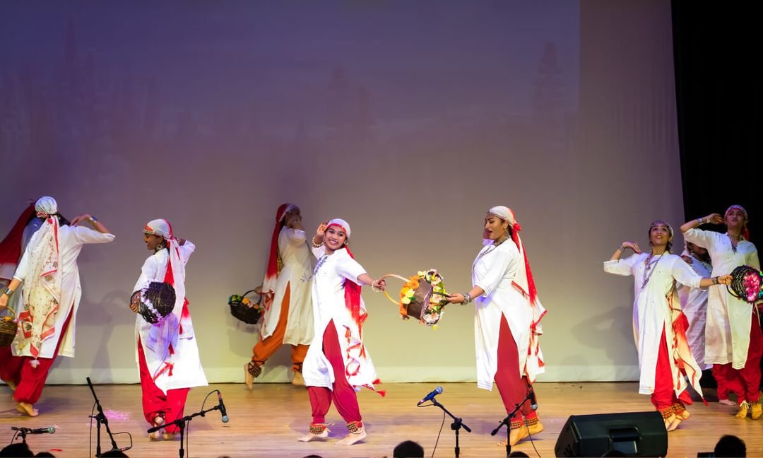 Muswar Rouf Rouf Folk Dance | The Graceful Spring Dance of Kashmir